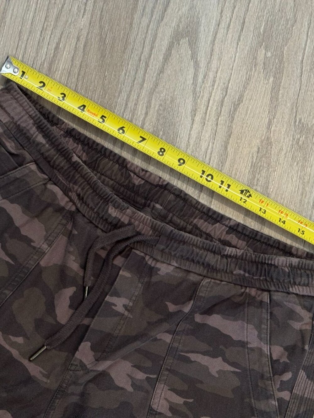 Athleta Camo Farallon Jogger, Black Olive Camo SIZE 16 - Picture 6 of 9